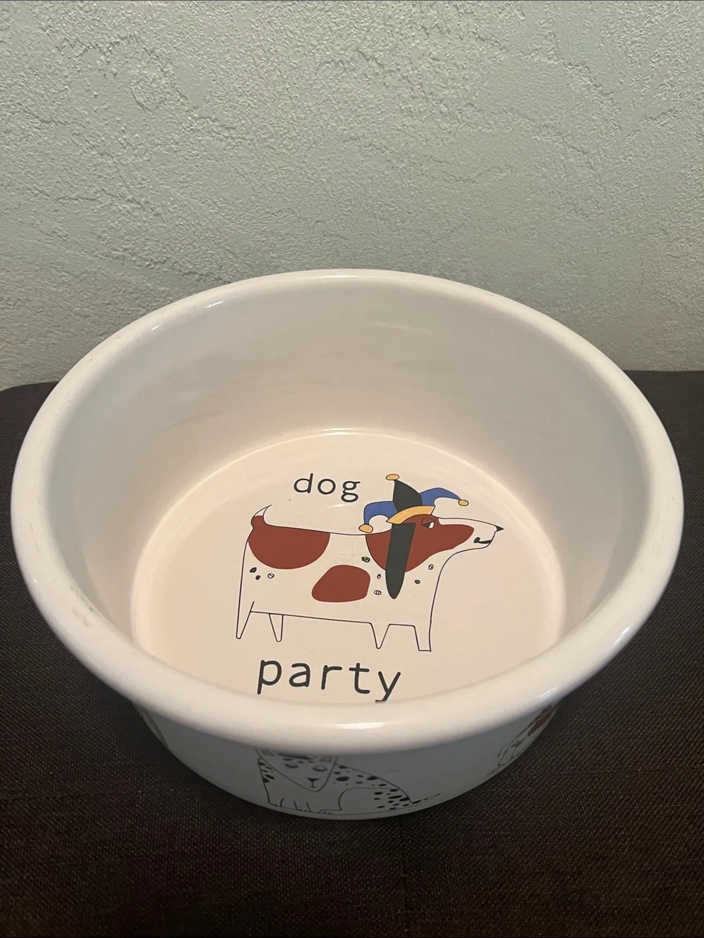 #2056* Ceramic Dog Bowl with 'Dog Party'DesignSignature Housewares Incorporated